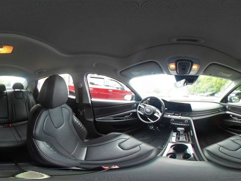 Used 2025 Hyundai Elantra Limited FWD image 39