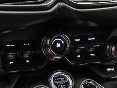 Used 2019 Aston Martin V8 Vantage Coupe RWD image 62