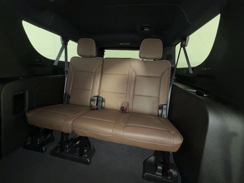 Used 2023 Chevrolet Suburban High Country w/ Advanced Technology Package image 26