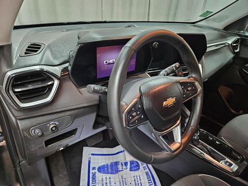 Used 2025 Chevrolet TrailBlazer LT w/ Convenience Package FWD image 17