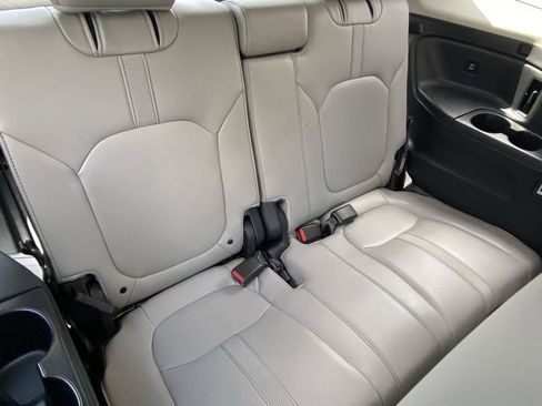 Used 2025 Honda Pilot EX-L image 19