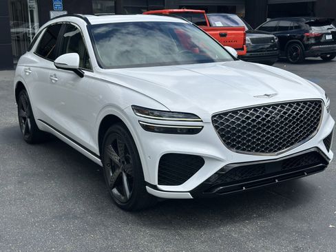 Used 2022 Genesis GV70 3.5T Sport w/ Sport Prestige Package AWD/4WD image 6