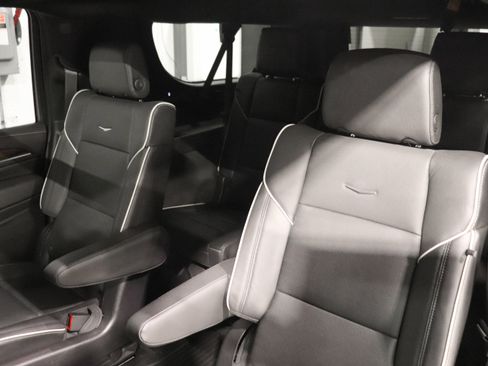 Used 2023 Cadillac Escalade ESV Premium Luxury AWD/4WD image 20