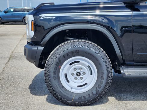 New 2026 Ford Bronco Heritage Edition AWD/4WD image 6