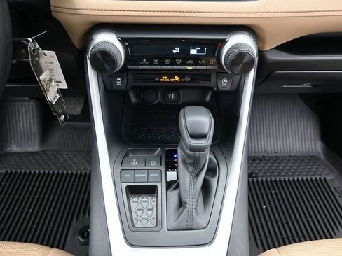 Used 2025 Toyota RAV4 LE image 7