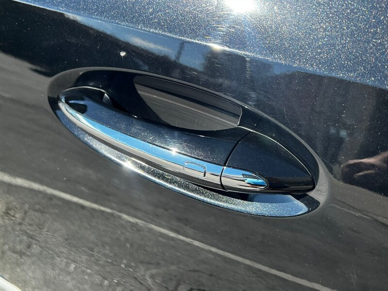 Used 2023 Buick Envision Avenir AWD/4WD image 13