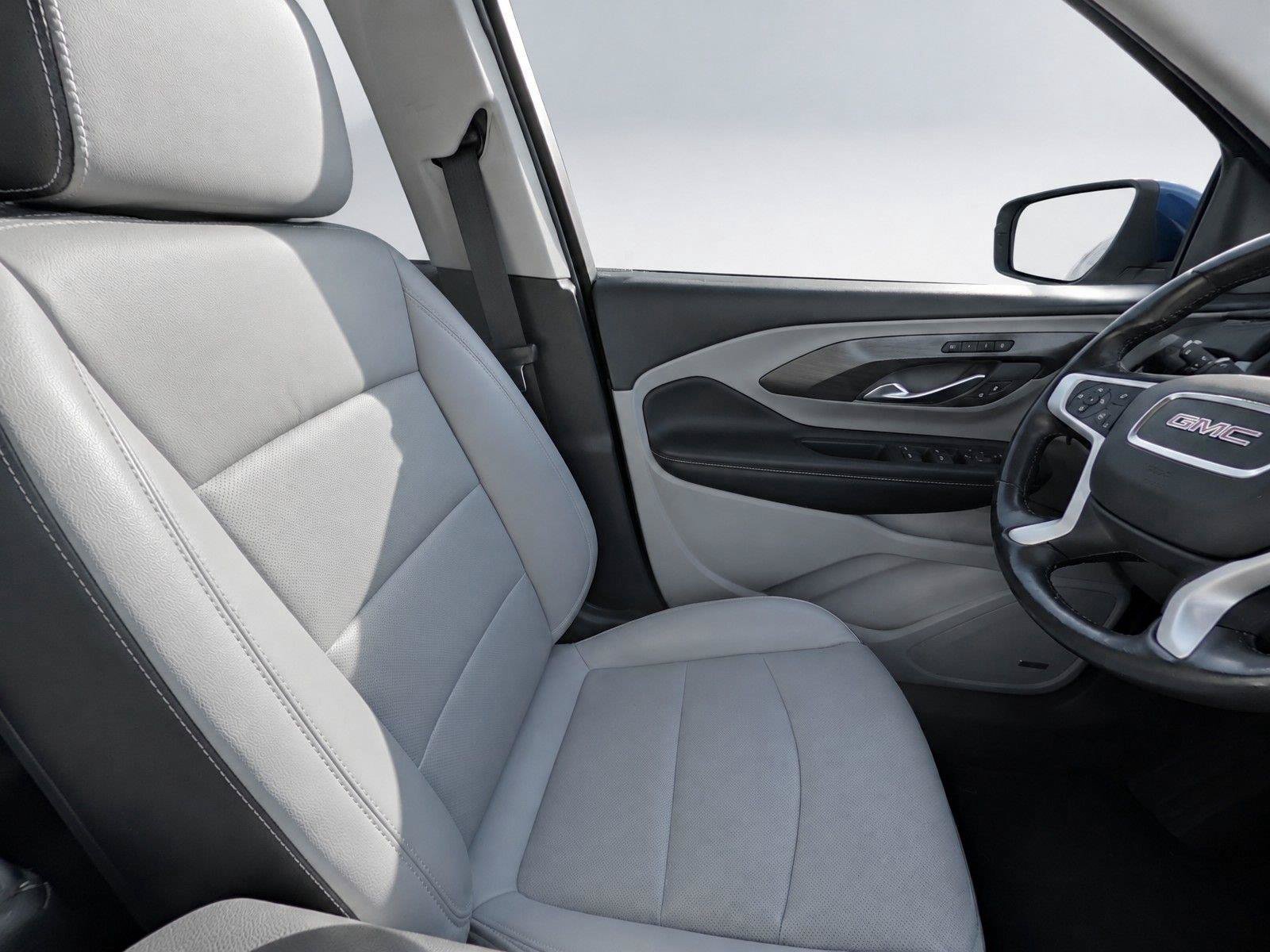 Used 2022 GMC Terrain SLT w/ Infotainment Package II AWD/4WD image 18