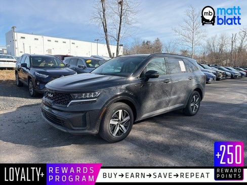 Used 2023 Kia Sorento S w/ Panoramic Sunroof Package image 1