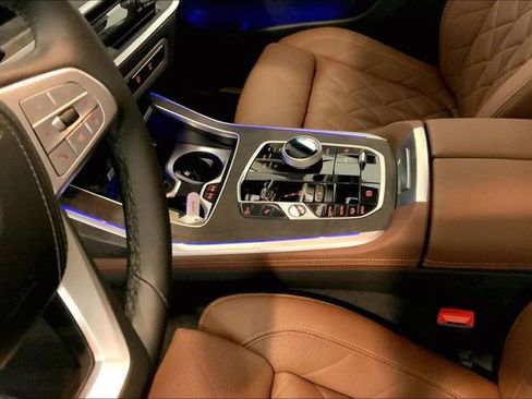 Certified 2023 BMW X7 xDrive40i w/ Executive Package image 8