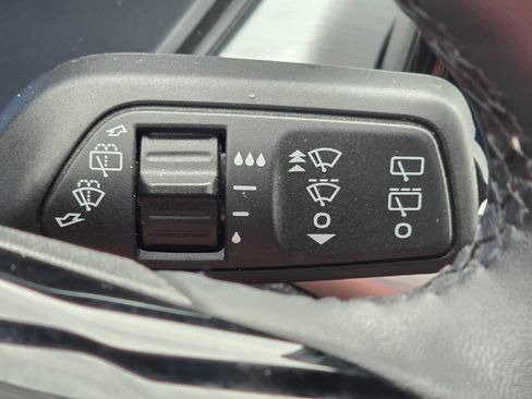Used 2025 Ford Escape Platinum AWD/4WD image 23