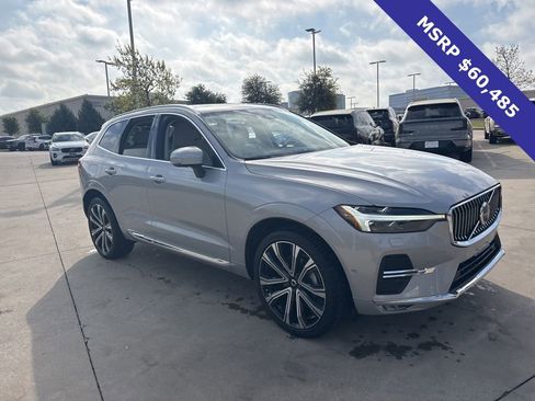 Certified 2023 Volvo XC60 B5 Ultimate w/ Climate Package image 3