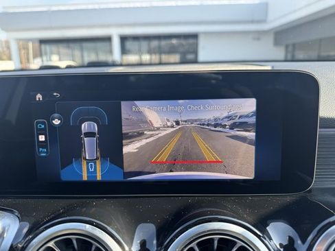 Used 2026 Mercedes-Benz GLB 250 4MATIC image 25