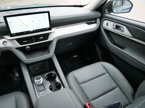 Used 2026 Ford Explorer Active w/ Active Comfort Package AWD/4WD image 11