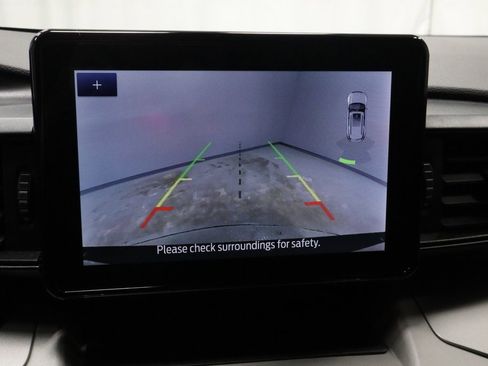 Certified 2023 Ford Explorer XLT image 3