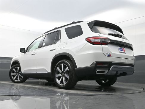 Used 2024 Honda Pilot Elite image 31
