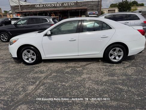 Used 2016 Chevrolet Malibu LT FWD image 1