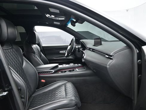 Used 2023 Genesis GV70 3.5T Sport w/ Sport Prestige Package image 30