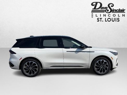 New 2026 Lincoln Nautilus Reserve image 2