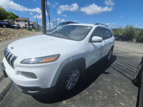 Used 2015 Jeep Cherokee Latitude w/ Cold Weather Group image 4