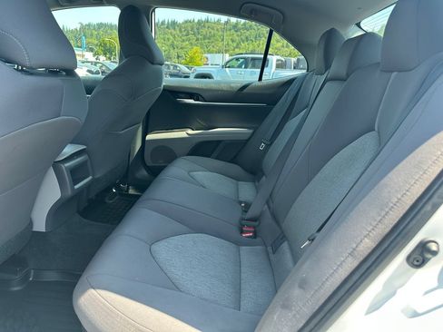 Used 2021 Toyota Camry LE FWD image 13