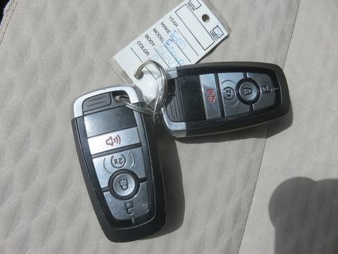 Used 2022 Ford Escape SE w/ Cold Weather Package AWD/4WD image 39