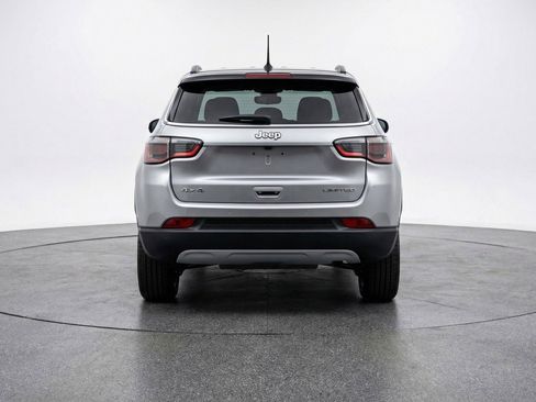 Used 2025 Jeep Compass Trailhawk AWD/4WD image 7