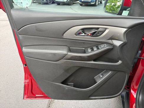 Used 2023 Chevrolet Traverse LT w/ LPO, Floor Liner Package FWD image 28