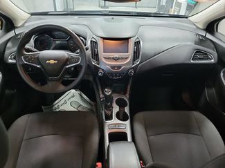 Used 2017 Chevrolet Cruze LT FWD video 3