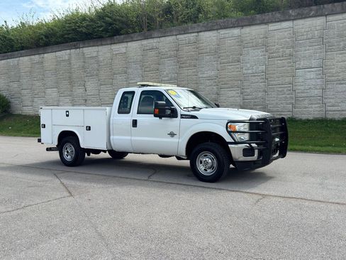 Used 2015 Ford F350 XL w/ Power Equipment Group AWD/4WD image 7