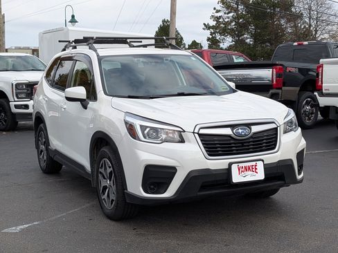 Used 2020 Subaru Forester Premium image 32