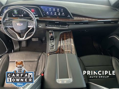 Used 2023 Cadillac Escalade ESV Premium Luxury image 31