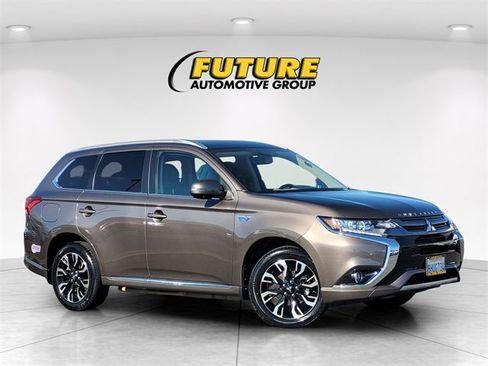 Used 2018 Mitsubishi Outlander SEL image 1