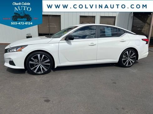Used 2021 Nissan Altima 2.5 SR FWD image 1
