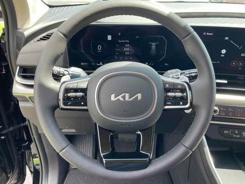New 2025 Kia Carnival SX Prestige FWD image 11