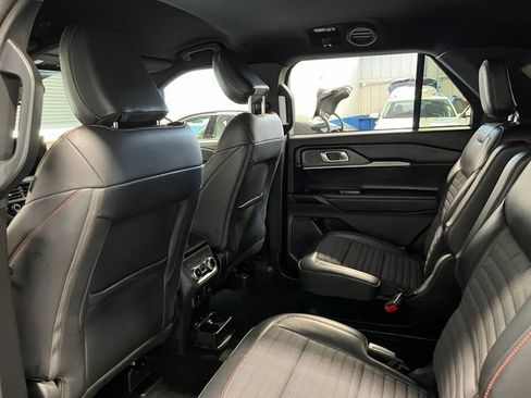 Used 2025 Ford Explorer ST-Line AWD/4WD image 17