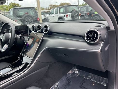 Used 2025 Mercedes-Benz C 300 Sedan image 22