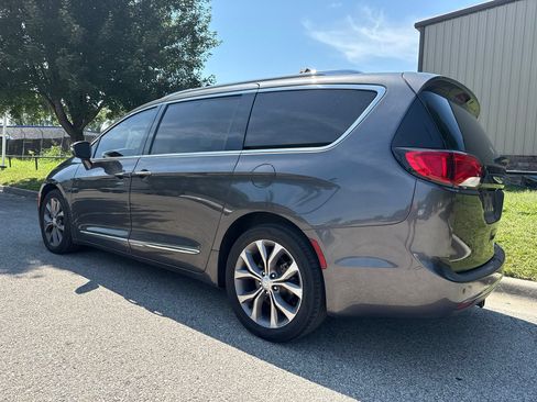 Used 2019 Chrysler Pacifica Limited FWD image 7