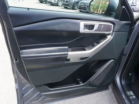 Used 2023 Ford Explorer XLT RWD image 25