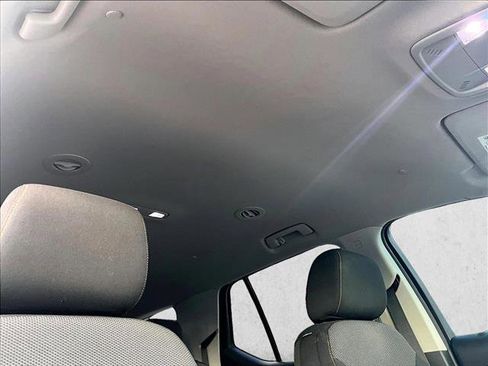 Used 2019 Chevrolet Traverse LT image 17