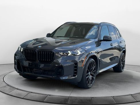 Used 2026 BMW X5 xDrive40i w/ M Sport Package AWD/4WD image 3