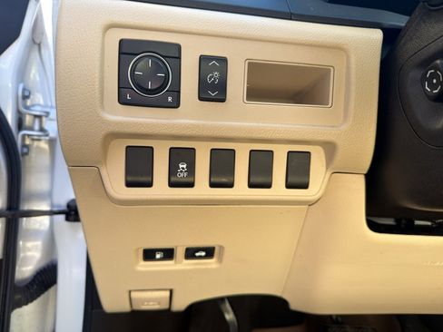 Used 2010 Lexus HS 250h Premium image 21