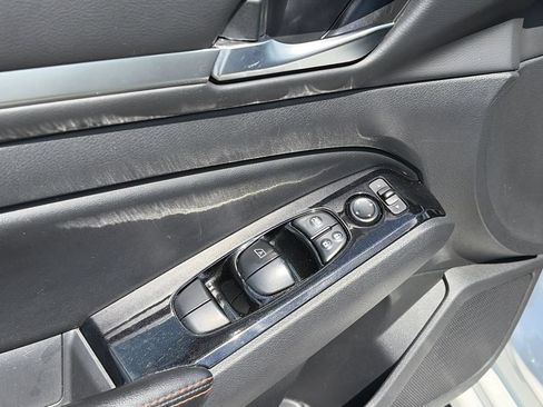 Used 2024 Nissan Altima 2.5 SR FWD image 26