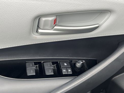 Used 2025 Toyota Corolla SE image 13