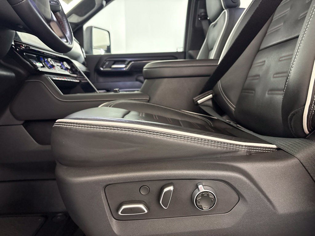 Used 2025 GMC Sierra 2500 AT4X AWD/4WD image 27