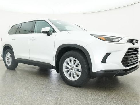 New 2026 Toyota Grand Highlander XLE image 36