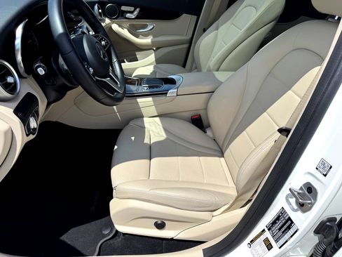 Used 2022 Mercedes-Benz GLC 300 4MATIC image 12