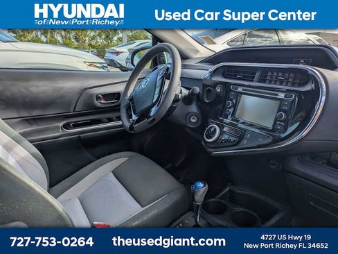 Used 2018 Toyota Prius C Two image 7