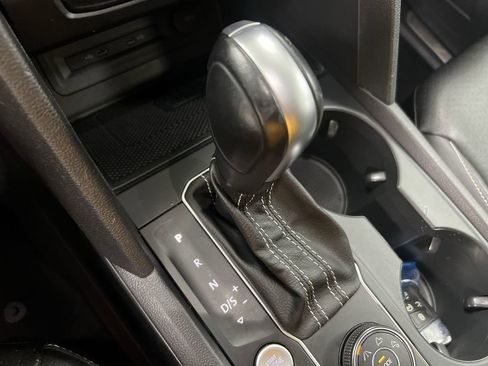 Used 2021 Volkswagen Atlas SE image 16