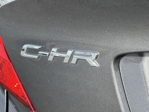 Used 2021 Toyota C-HR LE image 39