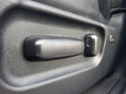 Used 2020 Toyota Tacoma Limited AWD/4WD image 20